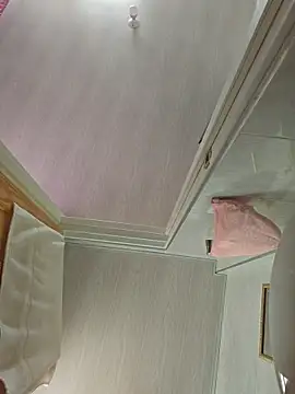 valery mora online show from November 2025 06:18:01 PM