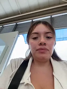 Snapshot of valery_mora chatting on June 2026 05:46:02 PM valery mora online show from June 2026 05:46:02 PM