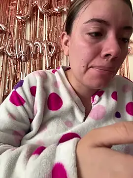 Snapshot of valery_mora chatting on June 2026 05:12:02 PM valery mora online show from June 2026 05:12:02 PM