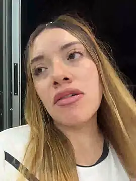 Snapshot of valery_mora chatting on July 2026 11:48:02 PM valery mora online show from July 2026 11:48:02 PM