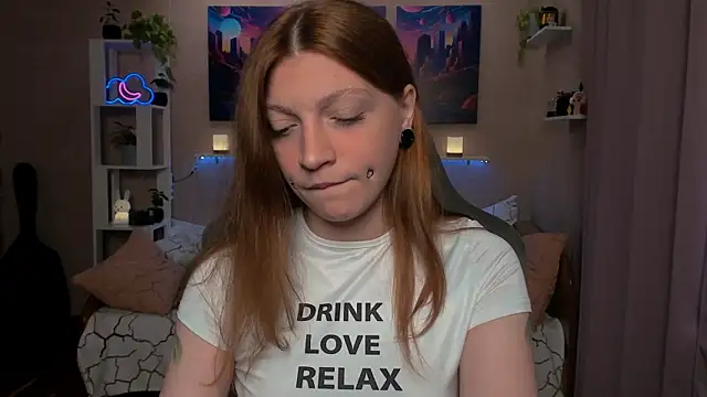 Snapshot of Lolly_Haze chatting on July 2026 04:13:01 AM Lolly Haze online show from July 2026 04:13:01 AM