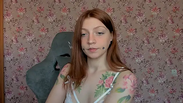 Snapshot of Lolly_Haze chatting on June 2026 04:18:01 AM Lolly Haze online show from June 2026 04:18:01 AM