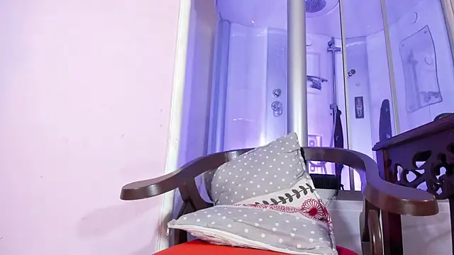 sexy-luna-star-ts online show from December 2025 06:29:01 PM