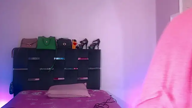 sexy-luna-star-ts online show from October 2025 06:54:01 AM