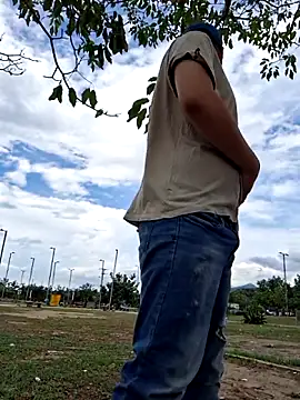  Ottis  online show from November 2025 07:51:02 PM