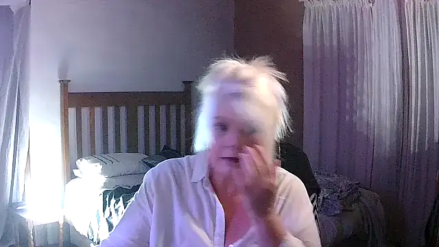 Miahotmilf online show from January 2026 08:15:02 PM