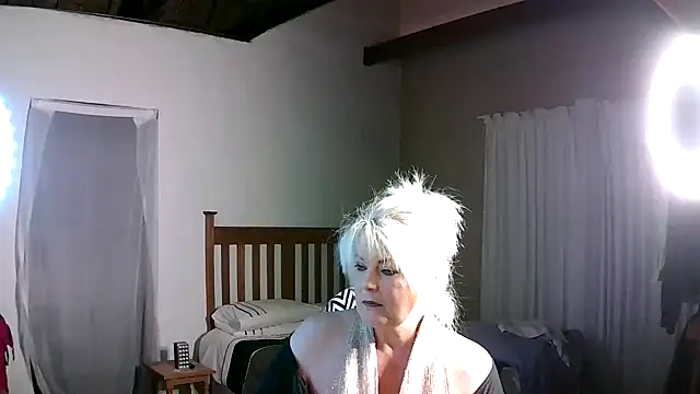 Snapshot of Miahotmilf chatting on November 2025 06:57:01 PM Miahotmilf online show from November 2025 06:57:01 PM