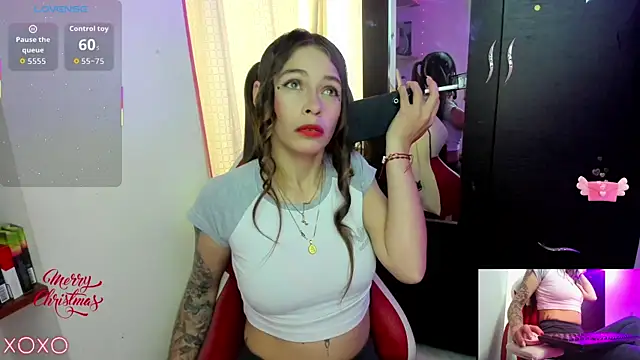 sweetlittlelisa online show from December 2025 09:37:03 PM