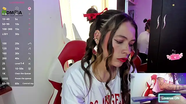 sweetlittlelisa online show from November 2025 07:39:01 PM