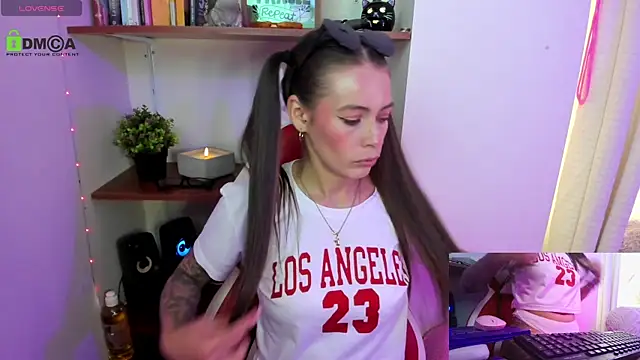 sweetlittlelisa online show from November 2025 08:36:02 PM