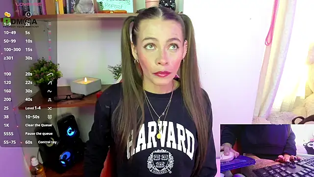 sweetlittlelisa online show from November 2025 07:07:02 PM