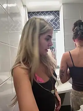 Snapshot of delicioussdixie chatting on October 2025 05:59:01 AM delicioussdixie online show from October 2025 05:59:01 AM