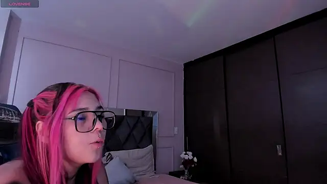 Lissy  Addams online show from November 2025 07:03:01 PM