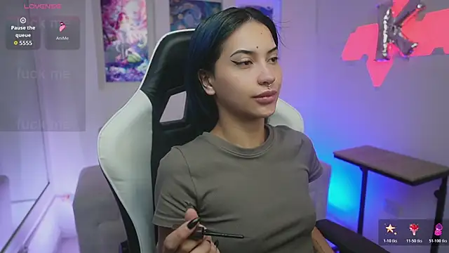 KayraOwen online show from November 2025 12:05:01 PM