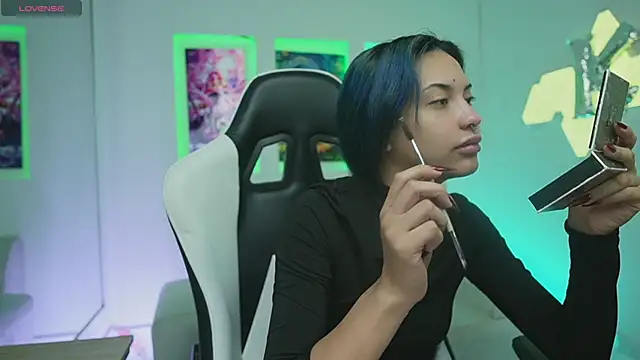 KayraOwen online show from December 2025 12:15:02 PM