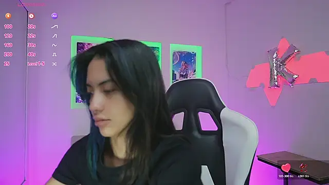 KayraOwen online show from October 2025 11:42:01 AM