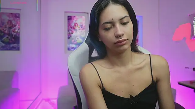 KayraOwen online show from November 2025 12:04:01 PM