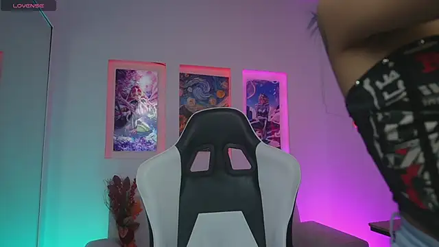 KayraOwen online show from November 2025 12:06:01 PM