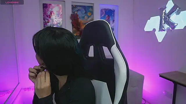 KayraOwen online show from October 2025 11:42:02 AM