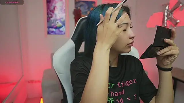 KayraOwen online show from October 2025 11:53:02 AM