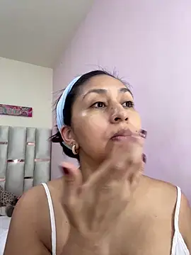 MonicaMoret online show from December 2025 12:41:01 PM