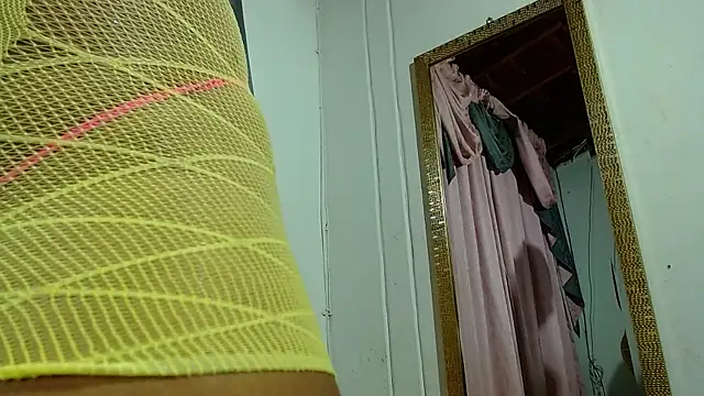 MielSquirt online show from October 2025 08:59:01 AM