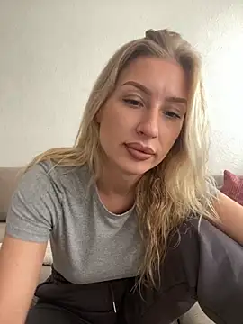 Snapshot of belle98 chatting on October 2025 12:57:02 PM belle98 online show from October 2025 12:57:02 PM