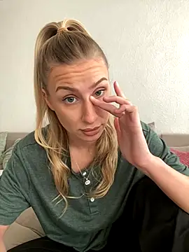 Snapshot of belle98 chatting on November 2025 01:21:01 PM belle98 online show from November 2025 01:21:01 PM