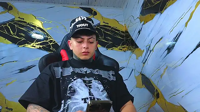 Snapshot of Kevin22_222 chatting on February 2026 06:10:01 AM Kevin22 222 online show from February 2026 06:10:01 AM