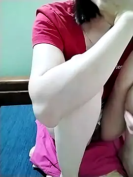 Luxcute286 online show from April 2026 11:22:01 PM