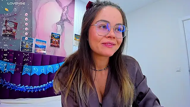 Snapshot of Kelly_Cuutie chatting on October 2025 12:56:02 AM Kelly Cuutie online show from October 2025 12:56:02 AM