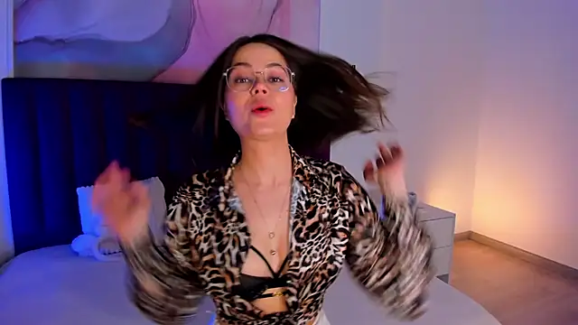 Kelly Cuutie online show from April 2026 01:45:01 AM