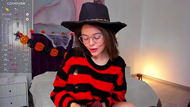 Kelly Cuutie online show from October 2025 01:06:02 AM