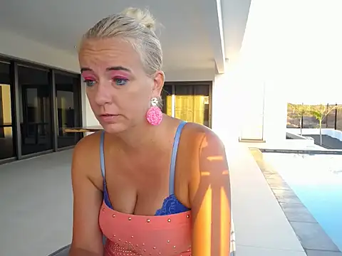 Snapshot of Wendysexyx chatting on December 2025 10:58:02 AM Wendysexyx online show from December 2025 10:58:02 AM