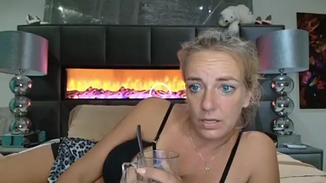 Wendysexyx online show from June 2026 12:20:01 AM
