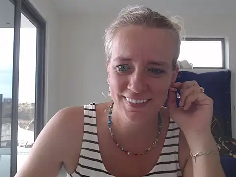 Snapshot of Wendysexyx chatting on October 2025 04:07:02 PM Wendysexyx online show from October 2025 04:07:02 PM
