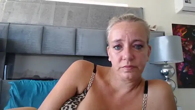 Wendysexyx online show from March 2026 02:00:01 PM