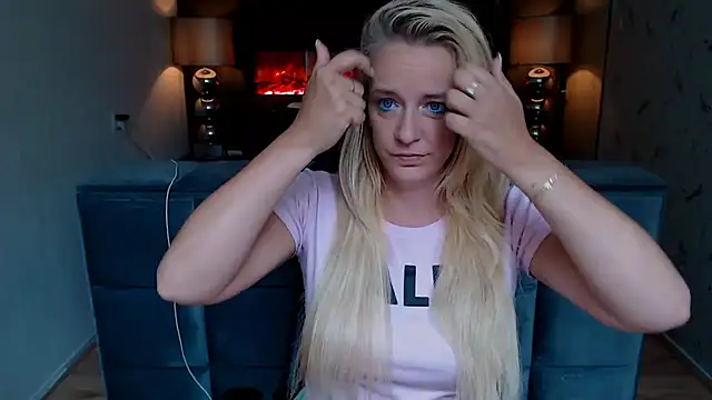 Snapshot of Wendysexyx chatting on September 2025 11:55:01 AM Wendysexyx online show from September 2025 11:55:01 AM
