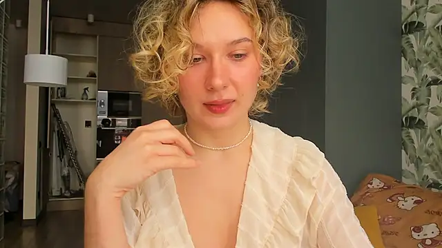 Lilith lutherlow online show from February 2026 01:32:02 PM