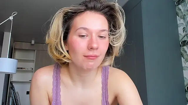 Lilith lutherlow online show from April 2026 11:17:01 AM