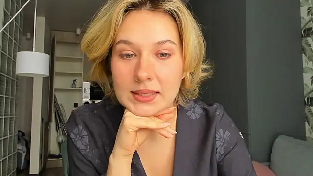 Lilith lutherlow online show from January 2026 11:05:02 AM