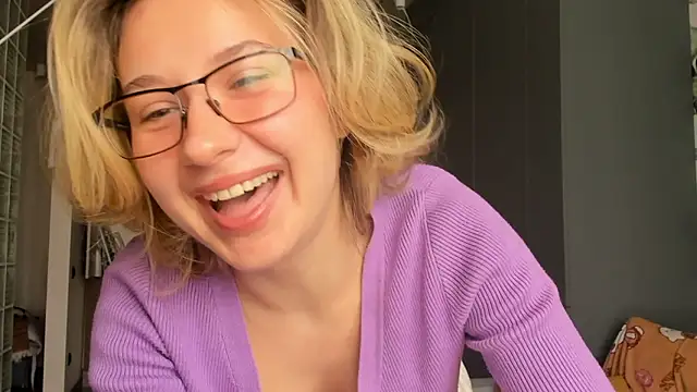 Lilith lutherlow online show from March 2026 08:27:01 AM