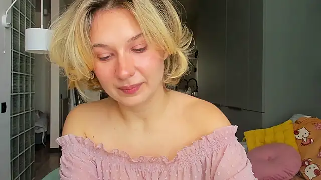 Lilith lutherlow online show from February 2026 11:08:02 AM