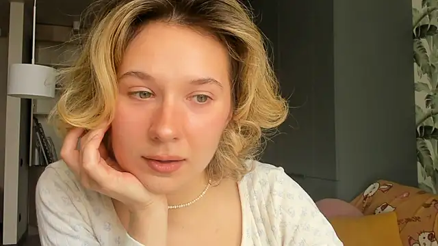 Lilith lutherlow online show from March 2026 12:28:01 PM