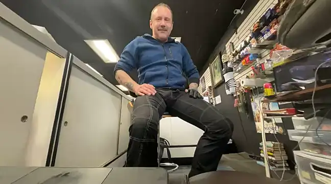 Snapshot of RawRyder8 chatting on January 2025 10:19:01 PM RawRyder8 online show from January 2025 10:19:01 PM