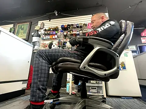 Snapshot of RawRyder8 chatting on November 2025 09:52:01 PM RawRyder8 online show from November 2025 09:52:01 PM