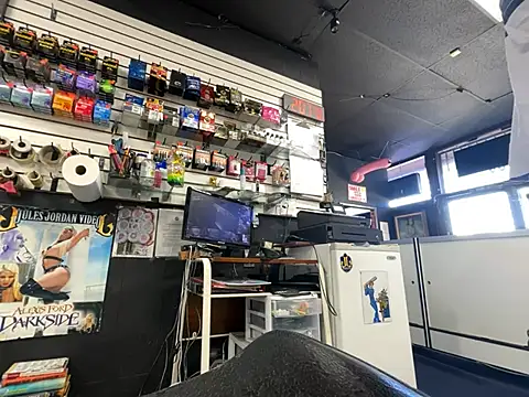 Snapshot of RawRyder8 chatting on January 2025 10:08:02 PM RawRyder8 online show from January 2025 10:08:02 PM