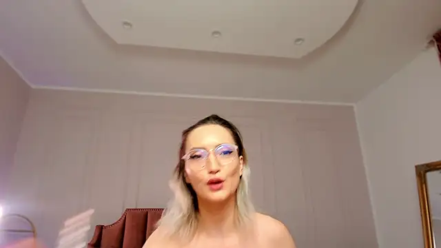 CharmingAnnie online show from October 2025 05:46:02 PM