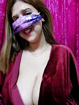 LoNa-daloua online show from April 2026 06:14:02 PM