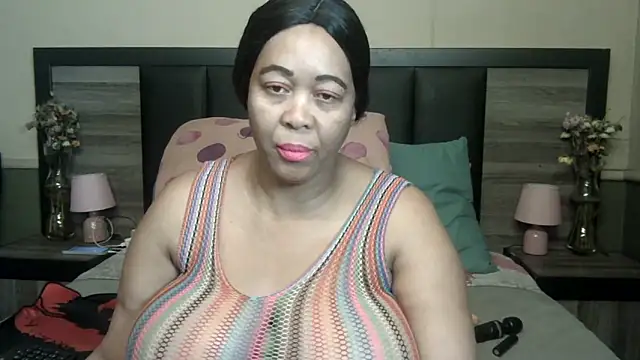 BigButt-MomJ75 online show from November 2025 10:30:01 PM